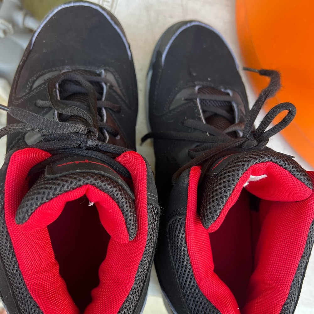 Champion Men's Black and Red Sneakers 
Size 11 - Picture 8 of 10
